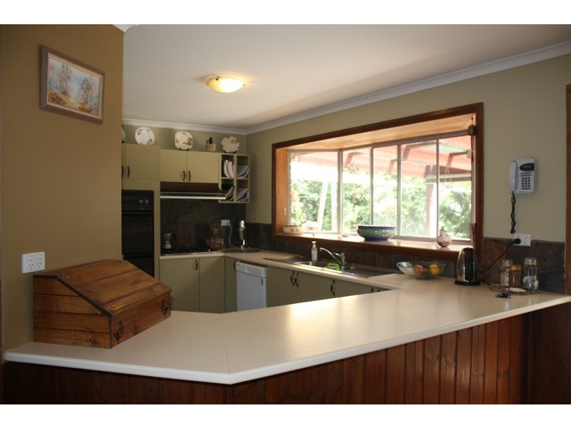 2 Douglas Court, Riddells Creek VIC 3431