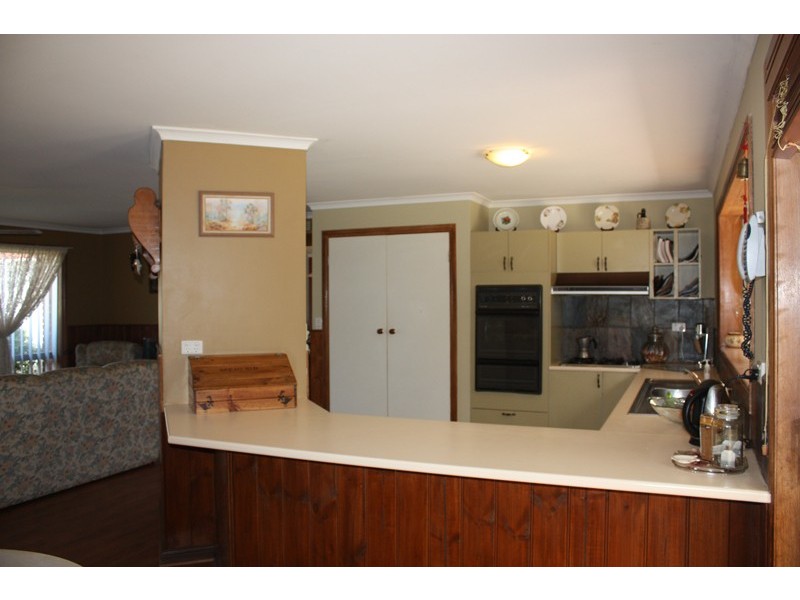 2 Douglas Court, Riddells Creek VIC 3431