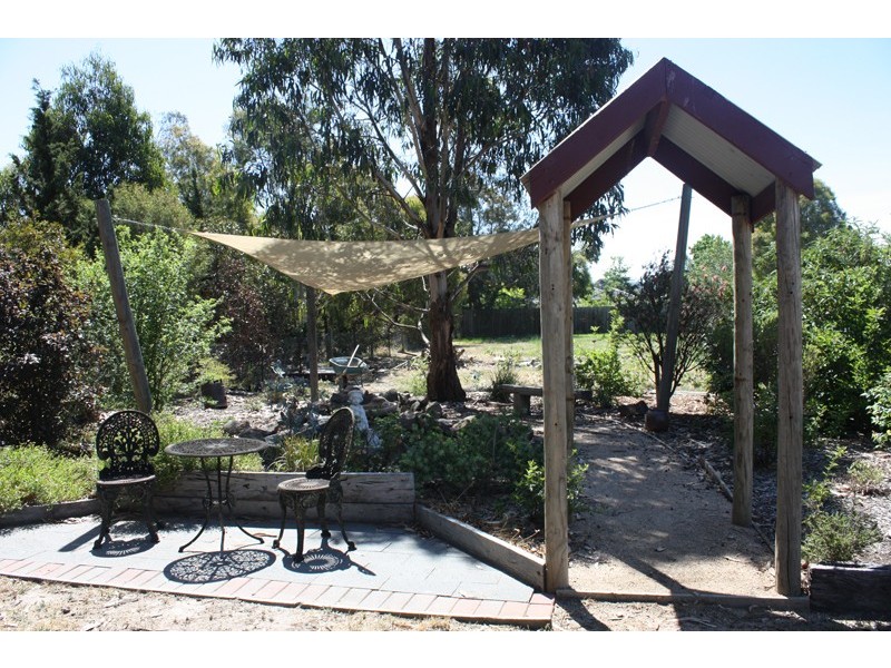 2 Douglas Court, Riddells Creek VIC 3431