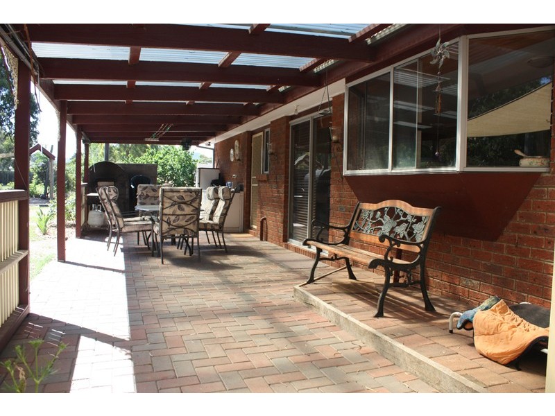 2 Douglas Court, Riddells Creek VIC 3431