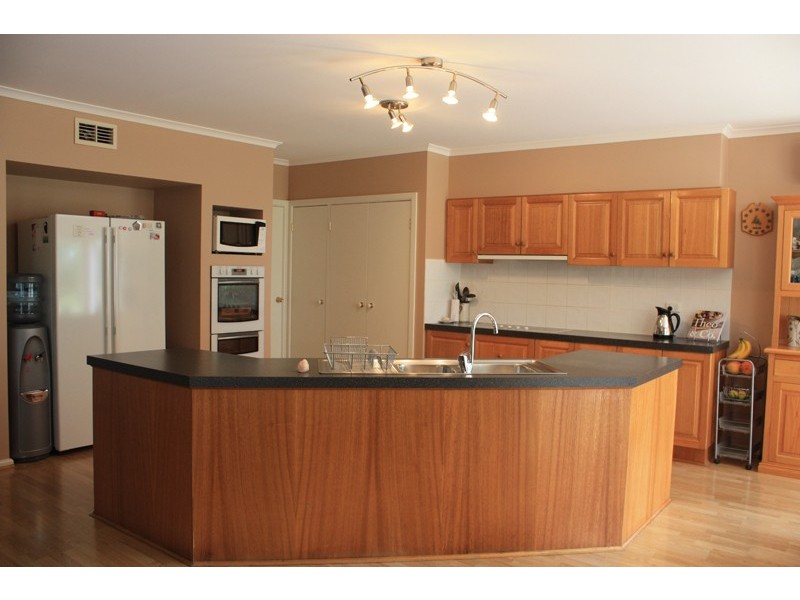 55 Yellowgum Boulevard, Sunbury VIC 3429