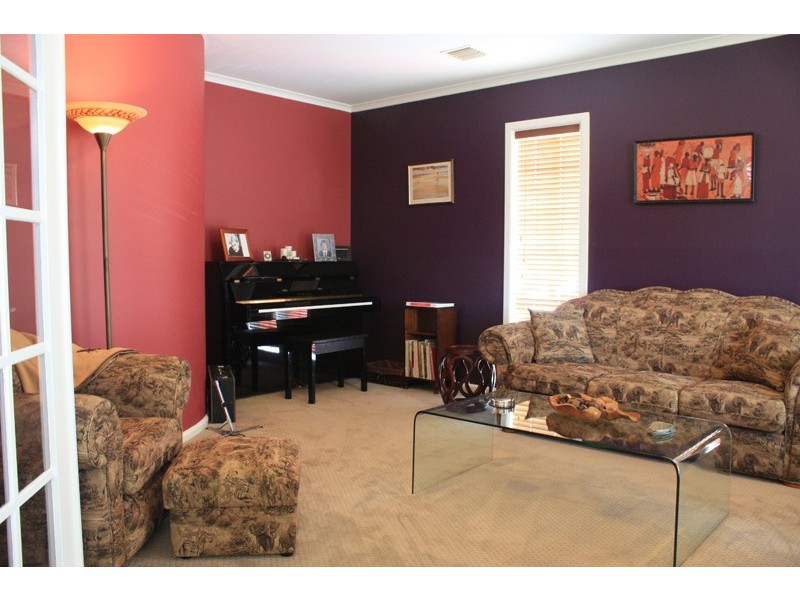 55 Yellowgum Boulevard, Sunbury VIC 3429