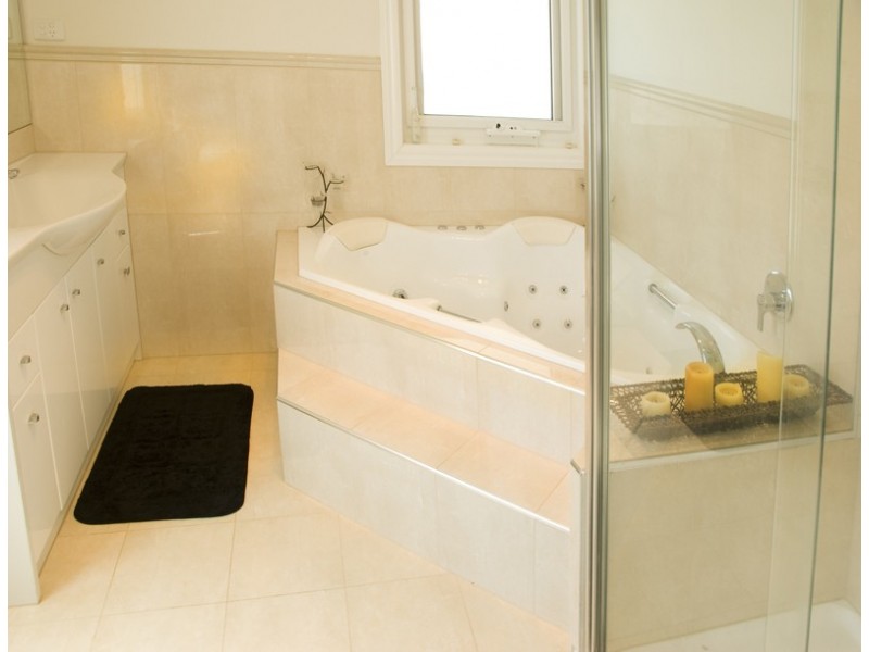66 The Skyline, Sunbury VIC 3429