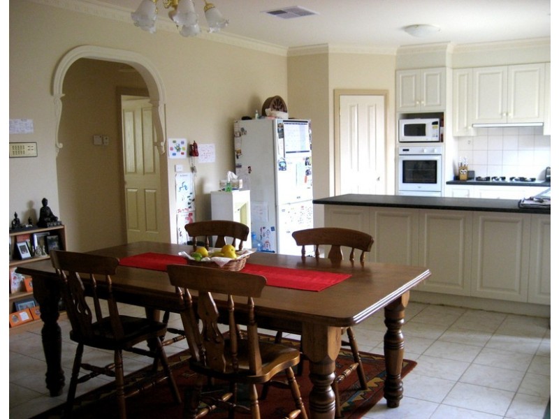 34 Shields Street, Sunbury VIC 3429