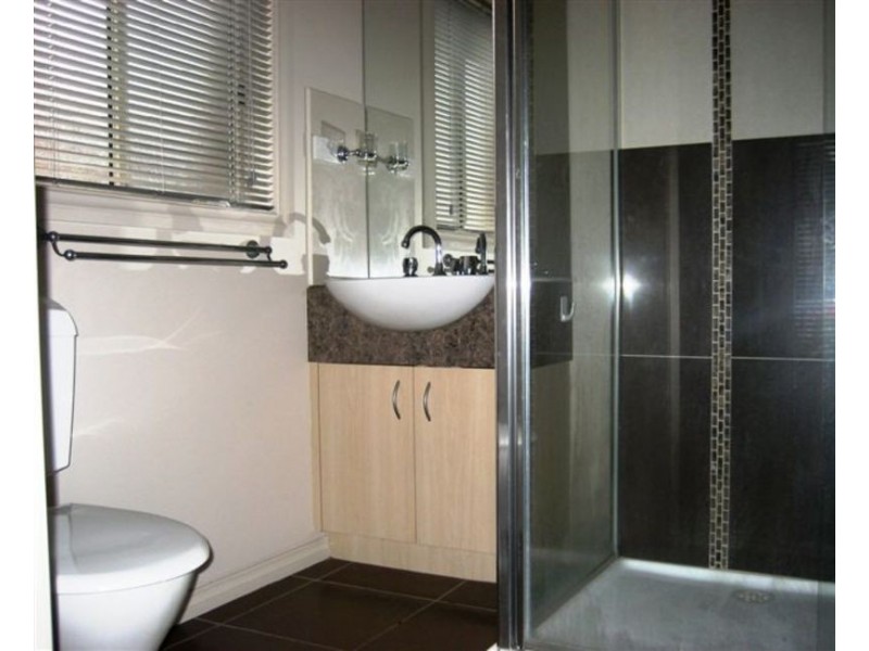 64 Charter Road West Street, Sunbury VIC 3429