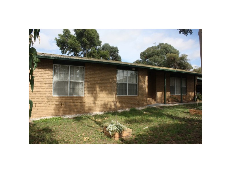 27 Menzies Drive, Sunbury VIC 3429