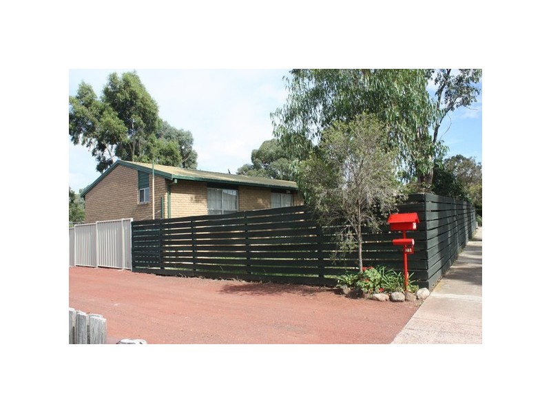 27 Menzies Drive, Sunbury VIC 3429