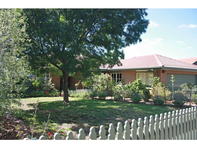 36 McEwen Drive, Sunbury VIC 3429