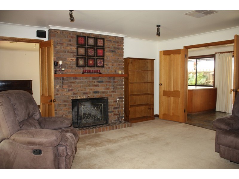 4 Oxford Close, Sunbury VIC 3429