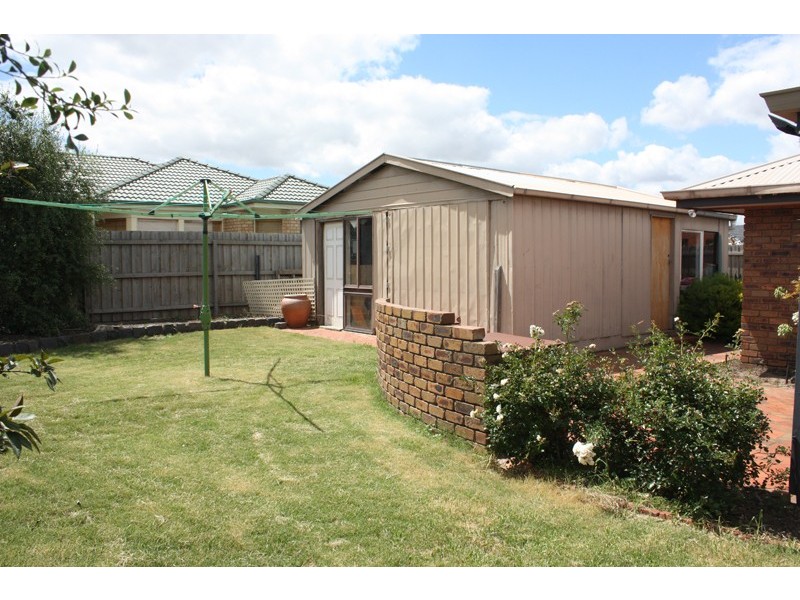4 Oxford Close, Sunbury VIC 3429