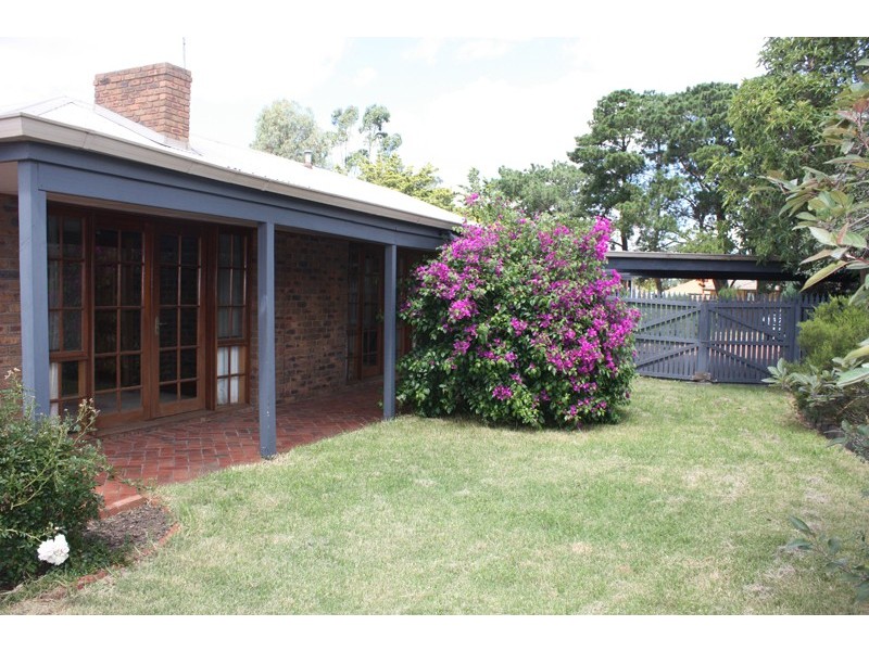 4 Oxford Close, Sunbury VIC 3429