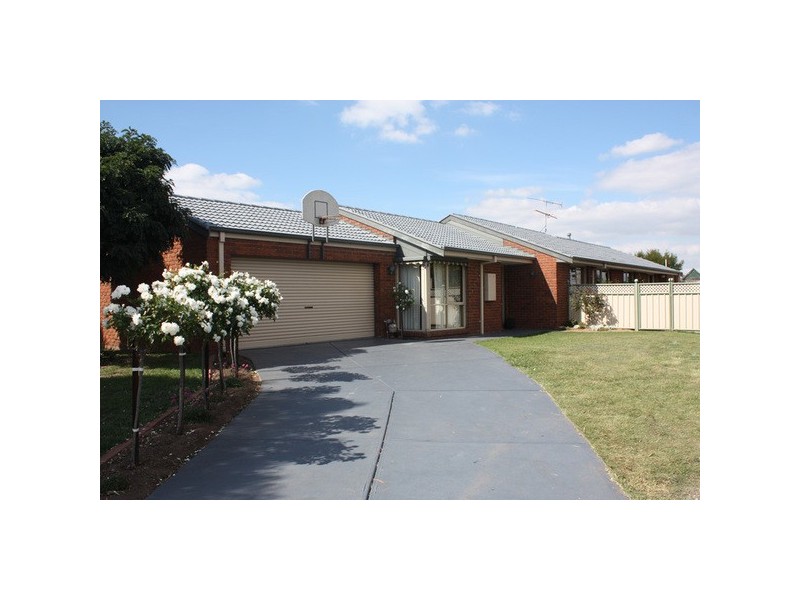 183 Elizabeth Drive, Sunbury VIC 3429