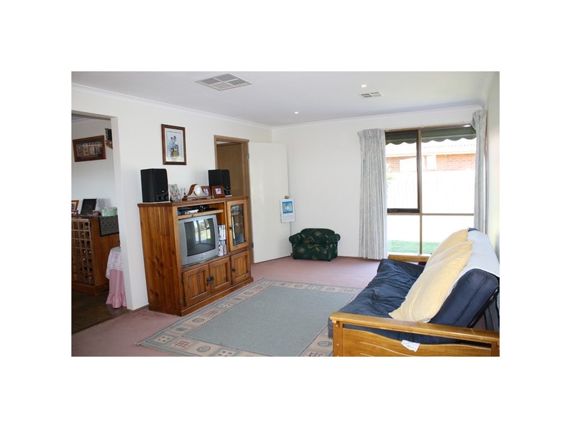 183 Elizabeth Drive, Sunbury VIC 3429