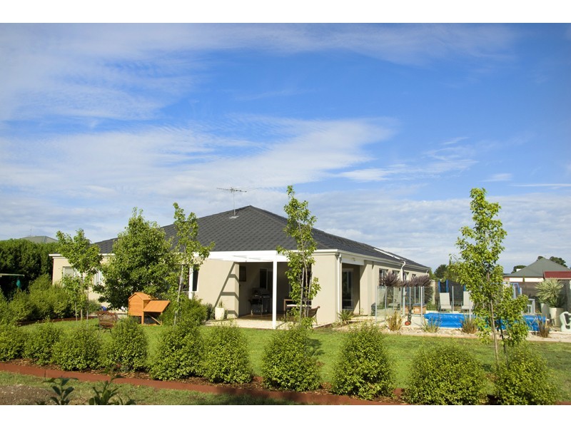 39 Chessy Park Drive, New Gisborne VIC 3438