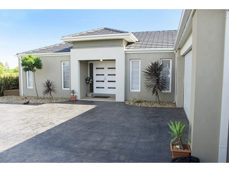 39 Chessy Park Drive, New Gisborne VIC 3438