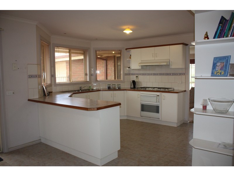 13 Magdalene Court, Sunbury VIC 3429