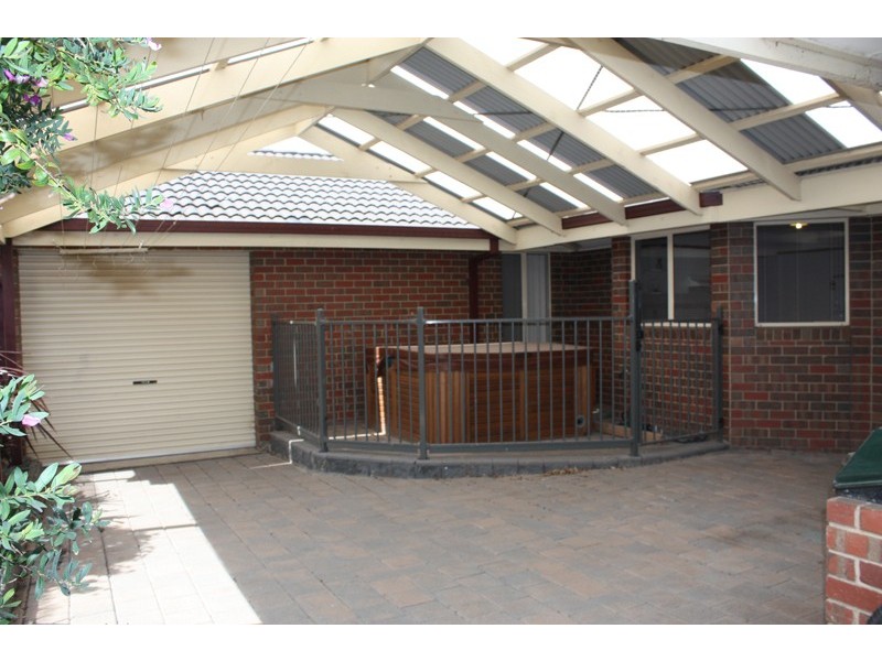 13 Magdalene Court, Sunbury VIC 3429