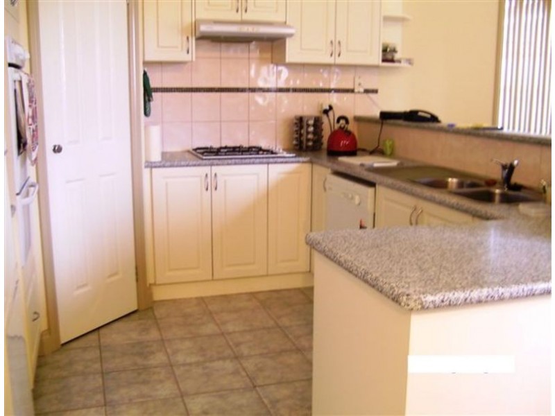 2/1 Pasley Street, Sunbury VIC 3429