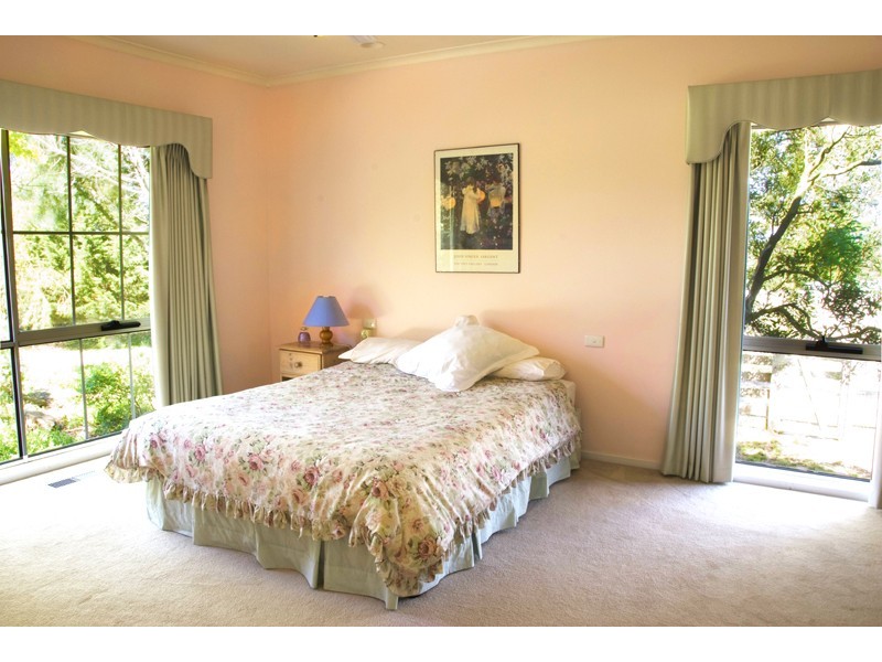 39 Hillview Rise, Gisborne South VIC 3437