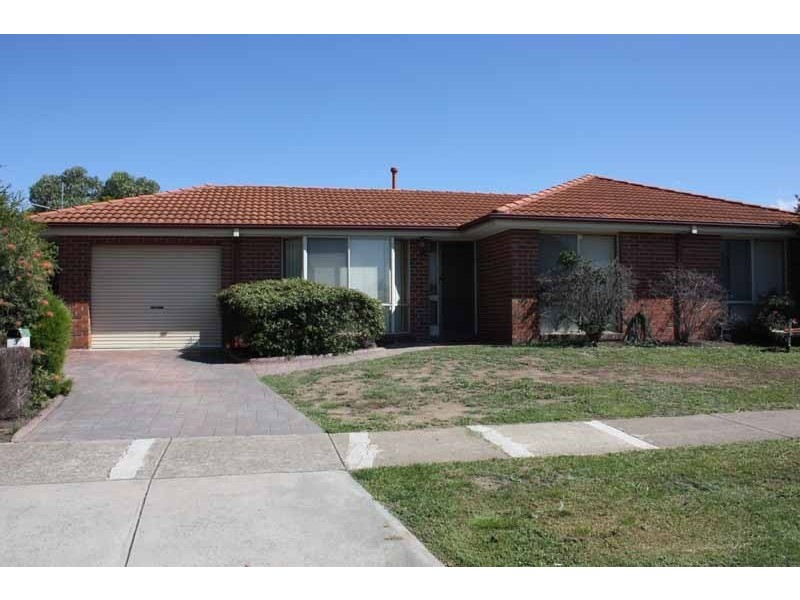 3 Olive Grove, Sunbury VIC 3429