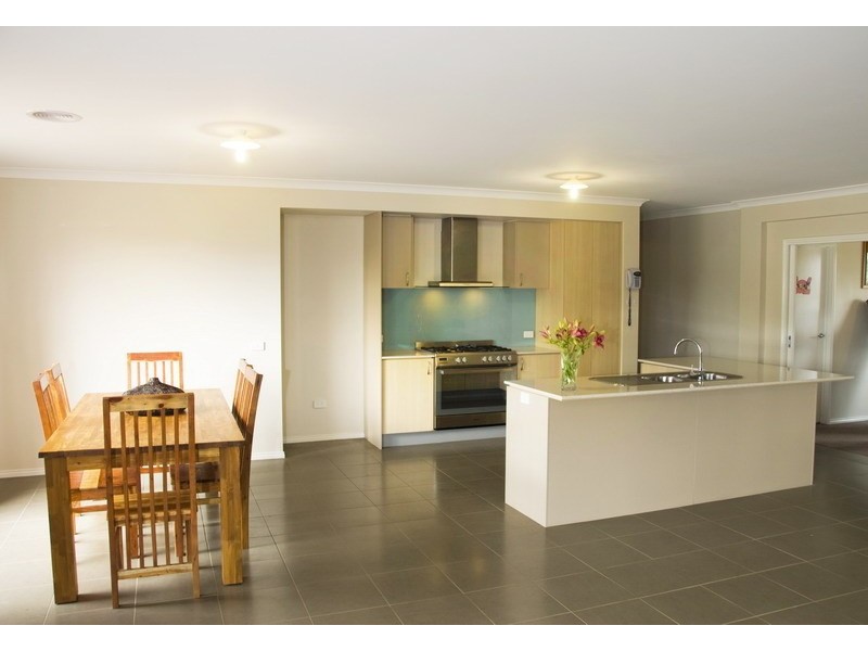 4 Alcheringa Court, Gisborne VIC 3437