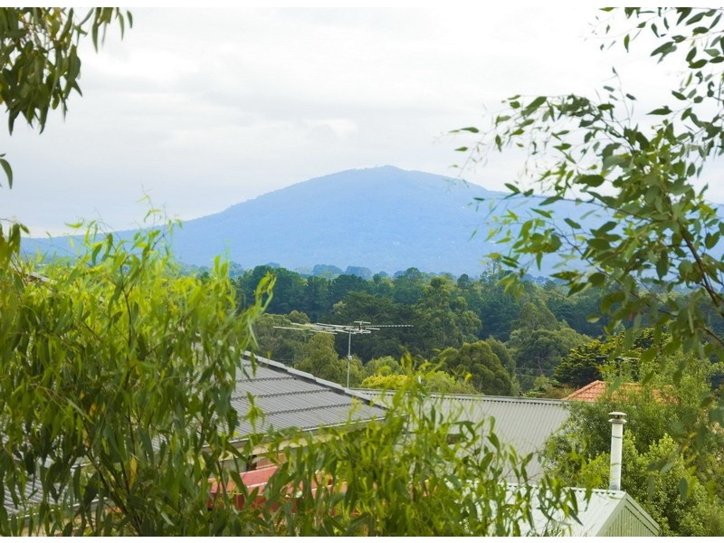 4 Alcheringa Court, Gisborne VIC 3437