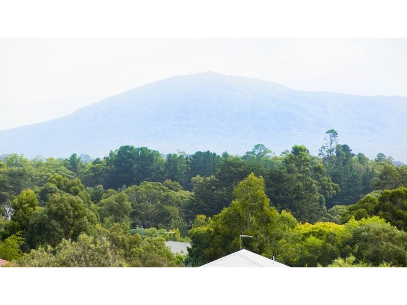 9 Carinya Drive, Gisborne VIC 3437