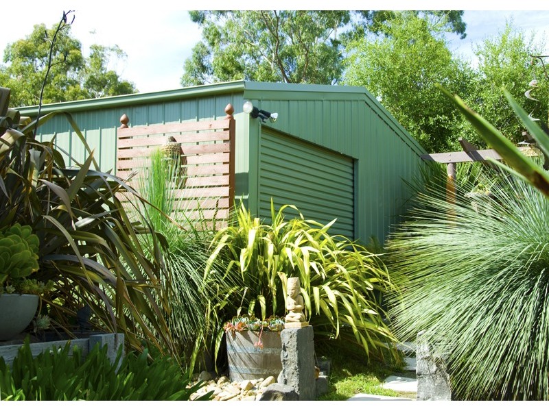 9 Carinya Drive, Gisborne VIC 3437