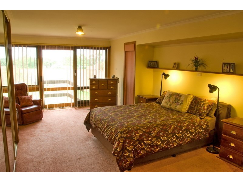 31 Heather Road, Gisborne VIC 3437