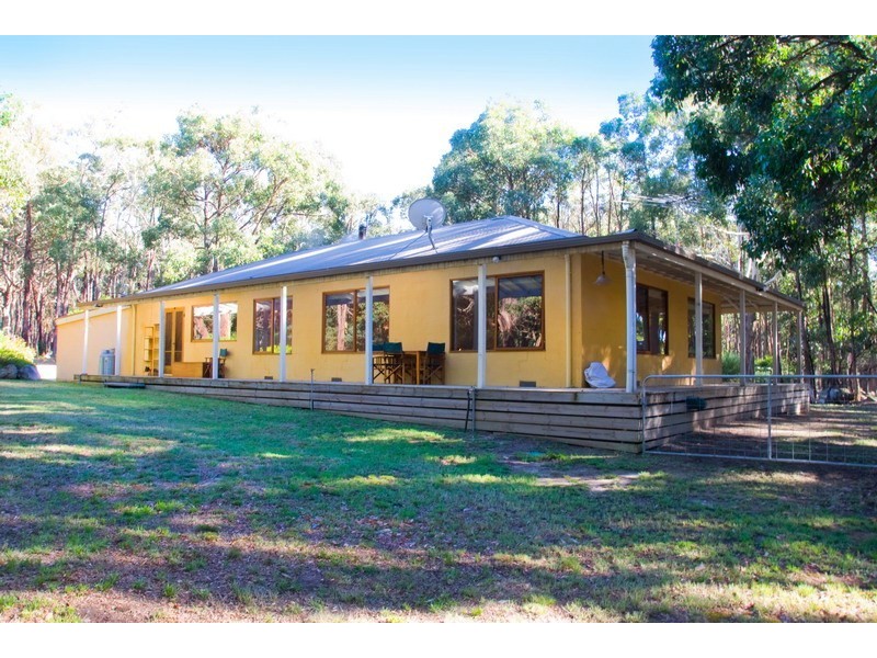 42 Long Ryans Road, Benloch VIC 3435