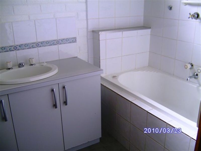 8A Melba Avenue, Sunbury VIC 3429