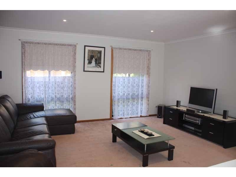 93 Calder Highway, Diggers Rest VIC 3427
