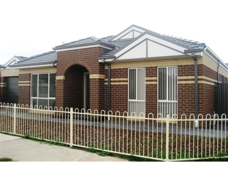 2 Gabbo Court, Sunbury VIC 3429