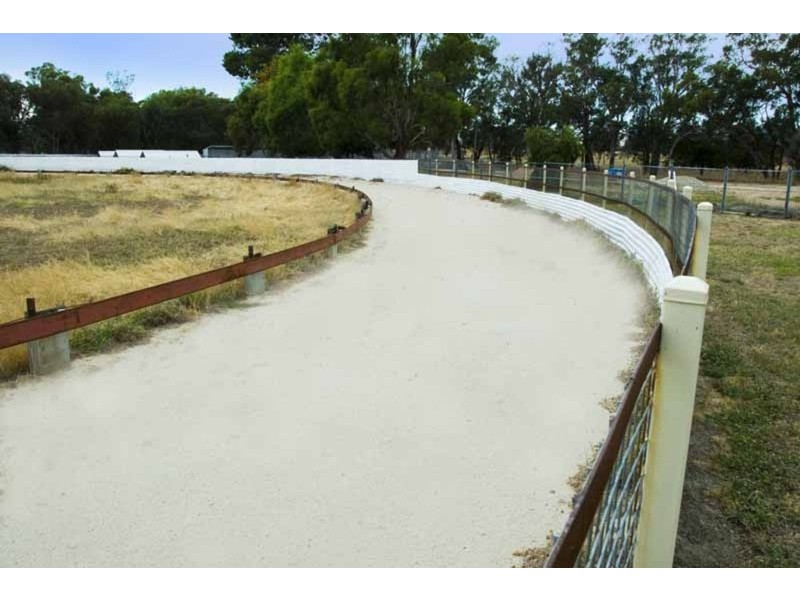 15 Scobie Road, Longwood VIC 3665