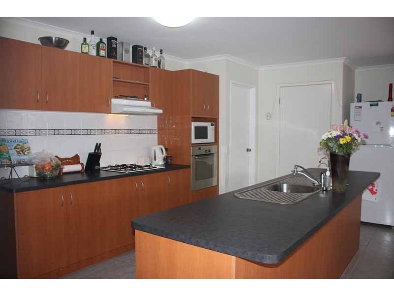 7 Yallop Crescent, Sunbury VIC 3429