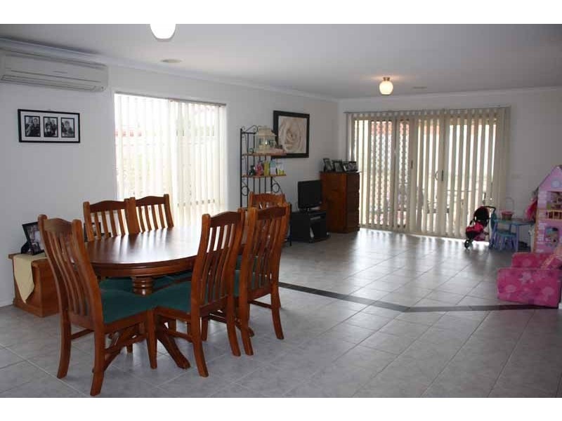 7 Yallop Crescent, Sunbury VIC 3429