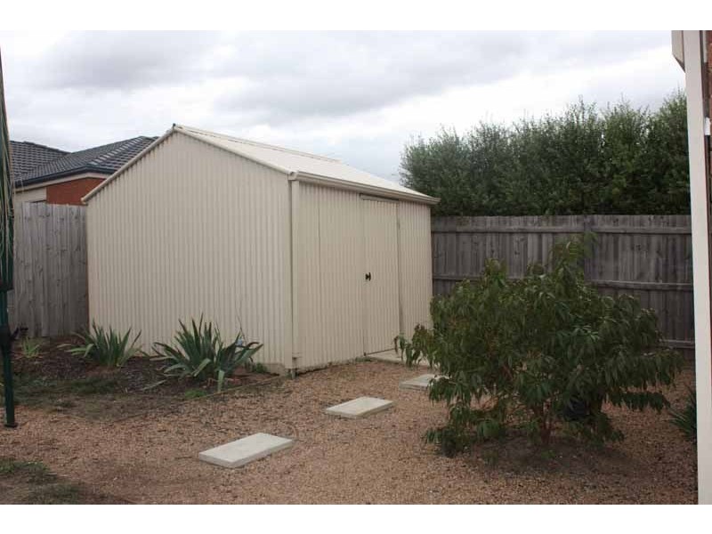 7 Yallop Crescent, Sunbury VIC 3429
