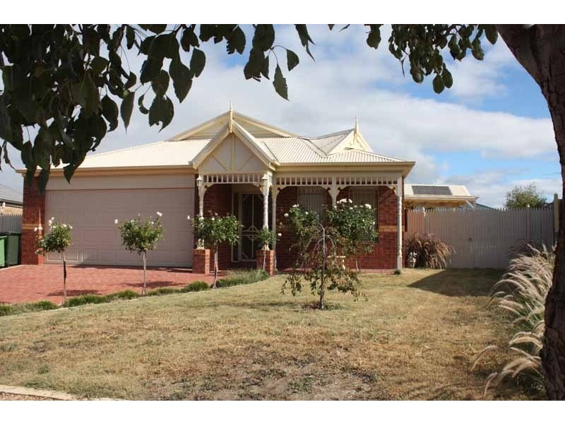 8 Kippax Street, Sunbury VIC 3429