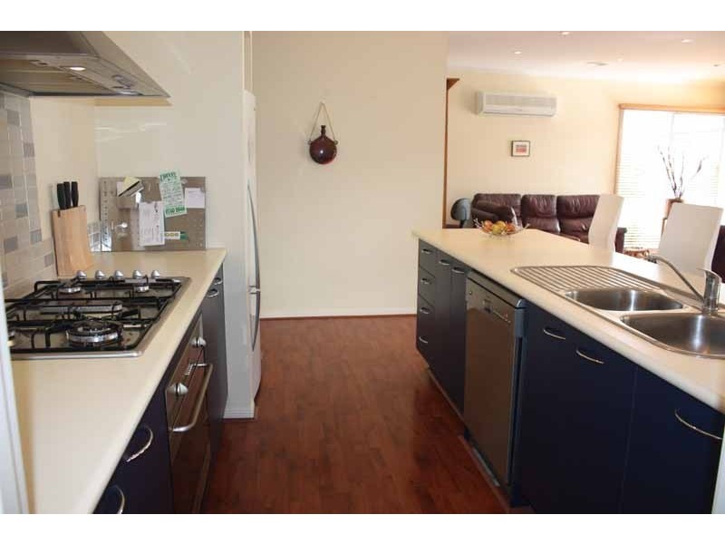 8 Kippax Street, Sunbury VIC 3429