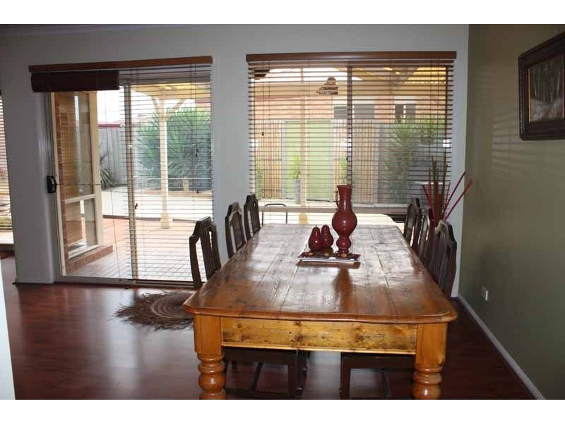 8 Kippax Street, Sunbury VIC 3429