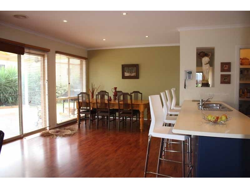 8 Kippax Street, Sunbury VIC 3429