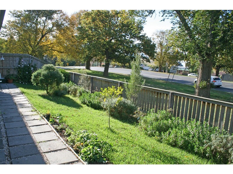 1/1-5 Rodney Street, Gisborne VIC 3437