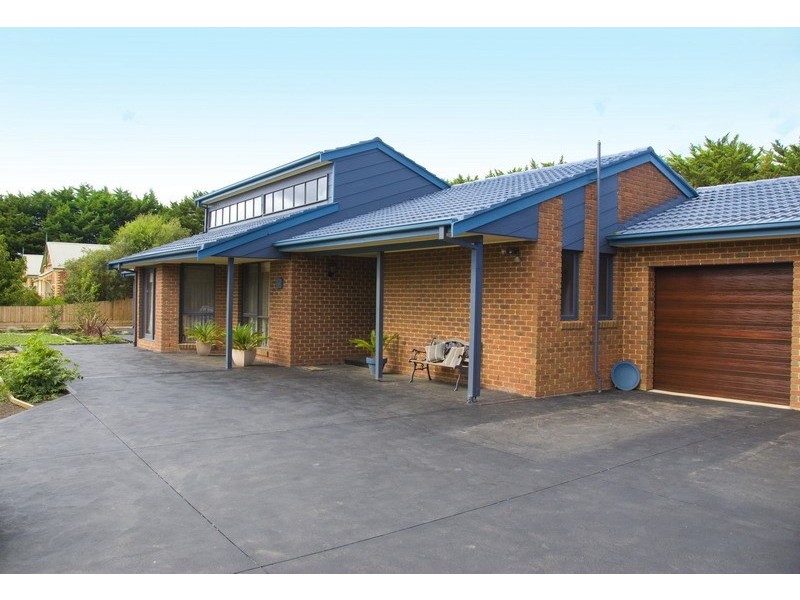 13 Chessy Park Drive, Gisborne VIC 3437