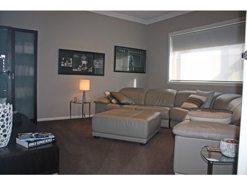 24 Nottinghill Rise, Sunbury VIC 3429