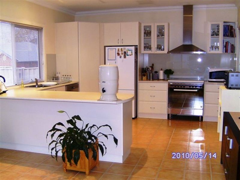 2 Schoolhouse Lane, Sunbury VIC 3429