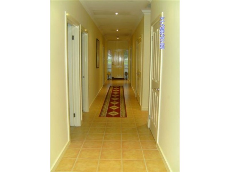 2 Schoolhouse Lane, Sunbury VIC 3429