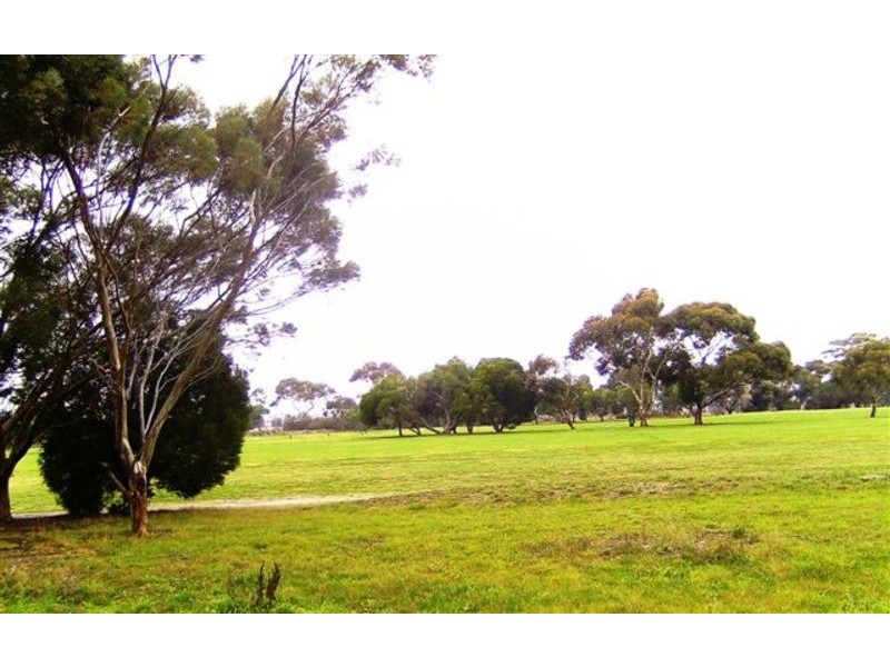 65 Muirfield Drive, Sunbury VIC 3429