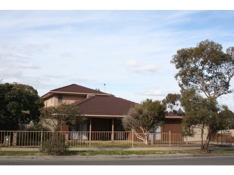 16 McEwen Drive, Sunbury VIC 3429