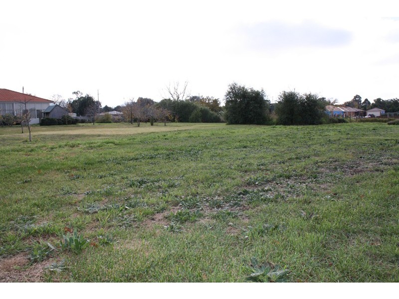 99 Main Road, Riddells Creek VIC 3431