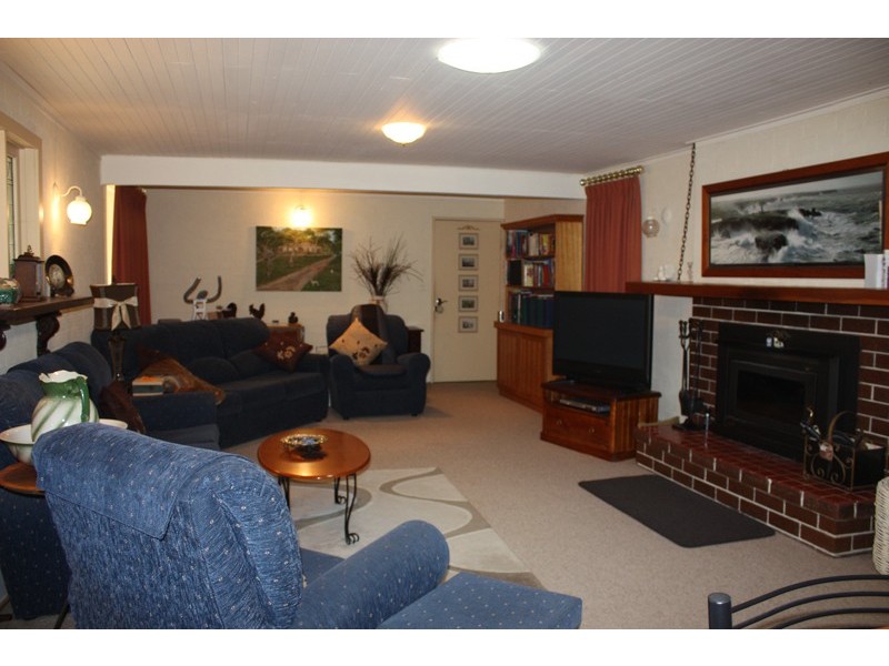 81 Fielding Drive, Gisborne South VIC 3437